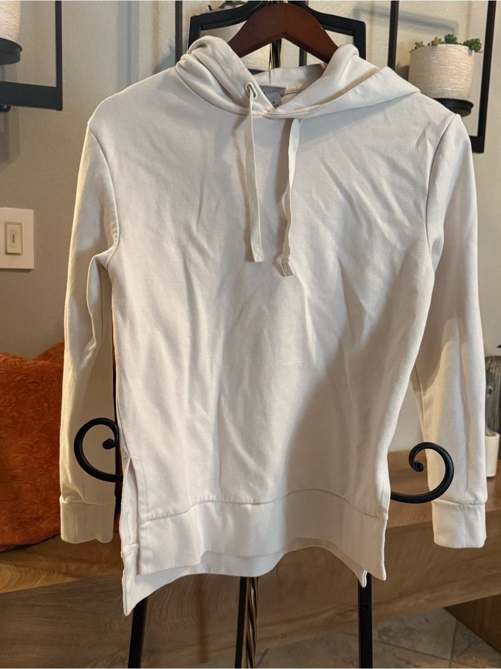 a new day Women's Cream Crewneck Hoodie-Never Worn/Thick Material